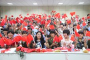 纪念抗战胜利70周年 学校自购300万面国旗免费发放